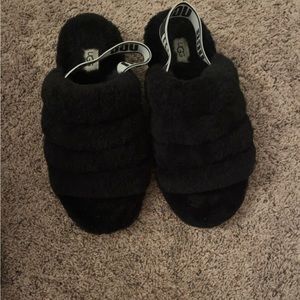 UGG SLIPPERS (WORN ONCE)